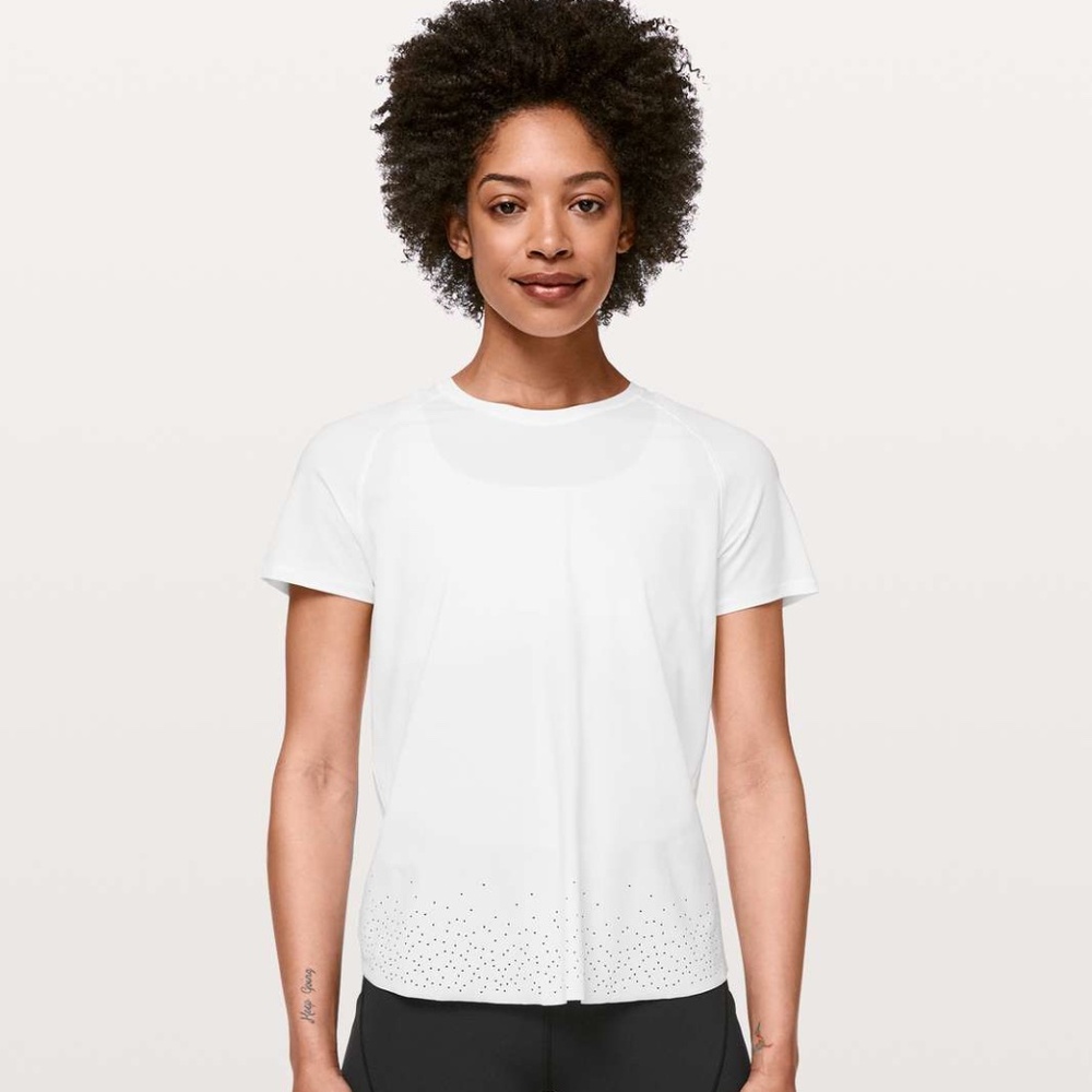 NWT LULULEMON QUICK PACE SHORT SLEEVE TOP IN WHITE SIZE 6!